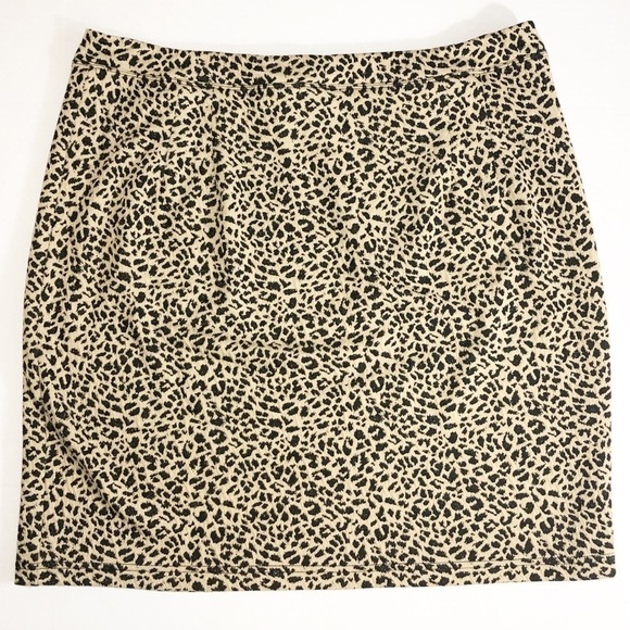 LINEA By Louis Dell'Olio Leopard Print Mini Skirt - Picture 3 of 6